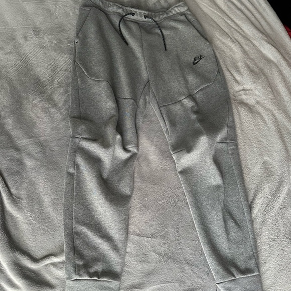 White/Black/Grey OG Nike Tech Fleece Suit - Picture 5 of 7
